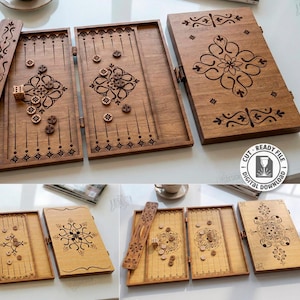 Puede incluir: Juego de backgammon de madera con diseños cortados con láser. El juego incluye un tablero, dados y fichas. El diseño presenta patrones florales y geométricos. La imagen también muestra el texto "3 Designs", "Cut Ready File Digital Download" y "Material Width: 3mm".