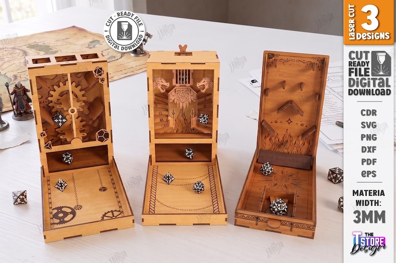 K&ouml;nnte beinhalten: Drei lasergeschnittene W&uuml;rfelt&uuml;rme aus Holz mit aufwendigen Designs. Die T&uuml;rme weisen verschiedene Themen auf, darunter Zahnr&auml;der, eine Fantasieszene und eine feurige Landschaft. Jeder Turm hat ein Fach zum Auffangen der W&uuml;rfel. Das Bild zeigt auch mehrere W&uuml;rfel.