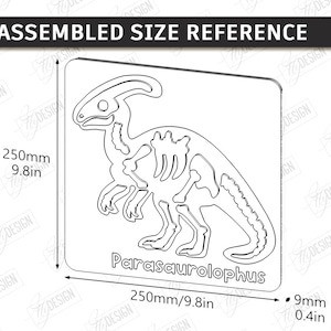 K&ouml;nnte beinhalten: Eine Schwarz-Wei&szlig;-Strichzeichnung eines Parasaurolophus-Dinosauriers auf quadratischem Hintergrund. Die Gr&ouml;&szlig;e betr&auml;gt 250 mm x 250 mm und 9 mm dick. Der Text "Parasaurolophus" steht darunter.