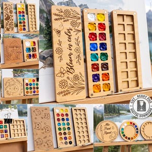 Può includere: Una collezione di tavolozze per acquerelli in legno tagliate al laser con vari disegni incisi come fiori, animali e testo. Ogni set include un coperchio in legno, un vassoio per colori con pozzetti circolari e un vassoio a griglia.