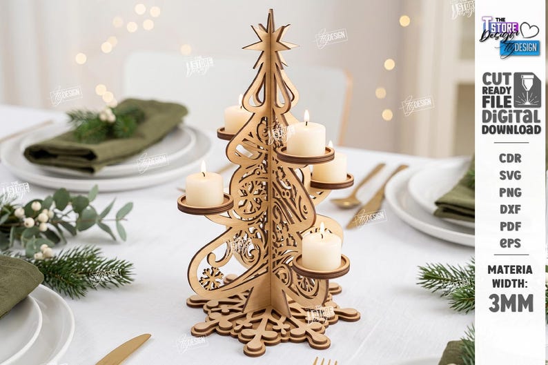 Op de afbeelding: Een lasergesneden houten kerstboom-kaarsenhouder met een sneeuwvlokbasis en gedetailleerde krulpatronen. De structuur bevat vijf ronde plateaus voor kleine witte stompkaarsen en een ster als piek. Materiaaldikte: 3mm.