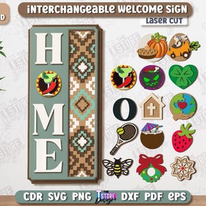 Pu&ograve; includere: Un cartello di benvenuto intercambiabile con la parola "HOME" in lettere bianche. Il cartello ha un bordo verde acqua e un design a motivi. Include vari pezzi decorativi intercambiabili, come una zucca, un trifoglio e una fragola.