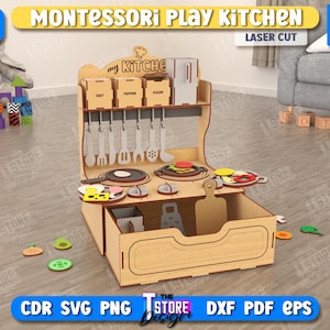 Può includere: Una cucina Montessori in legno con dettagli tagliati al laser. La cucina comprende un fornello, un frigorifero e vari utensili da cucina. Il testo "MONTESSORI PLAY KITCHEN" è visualizzato in alto. Lo spessore è di 3 mm.