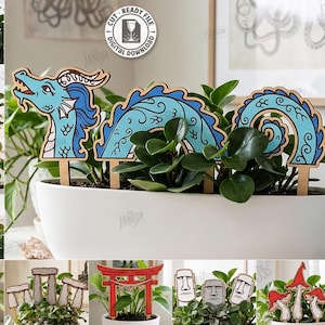 Peut inclure: Un fichier numérique à télécharger contenant 10 modèles de découpe laser pour tuteurs de plantes. L'ensemble comprend des illustrations d'un dragon bleu, d'un Bouddha, d'une pagode, d'une dionée, d'un renard, de tentacules, de piliers, d'un torii, de Moaï et de champignons.