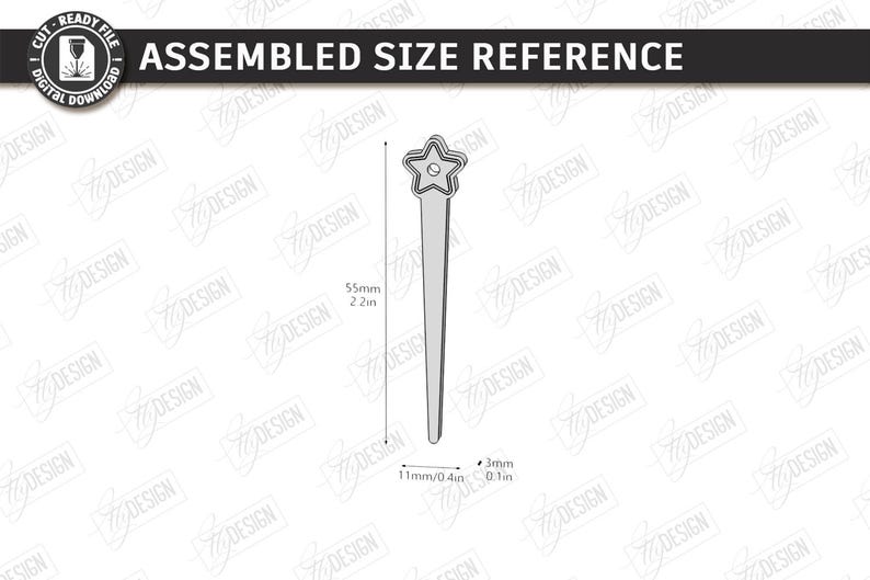 Op de afbeelding: Een zilverkleurig designelement met een ster. Het ontwerp is 55 mm lang en 11 mm breed. De tekst "ASSEMBLED SIZE REFERENCE" staat bovenaan. De afbeelding bevat ook de tekst "CUT READY FILE DIGITAL DOWNLOAD".