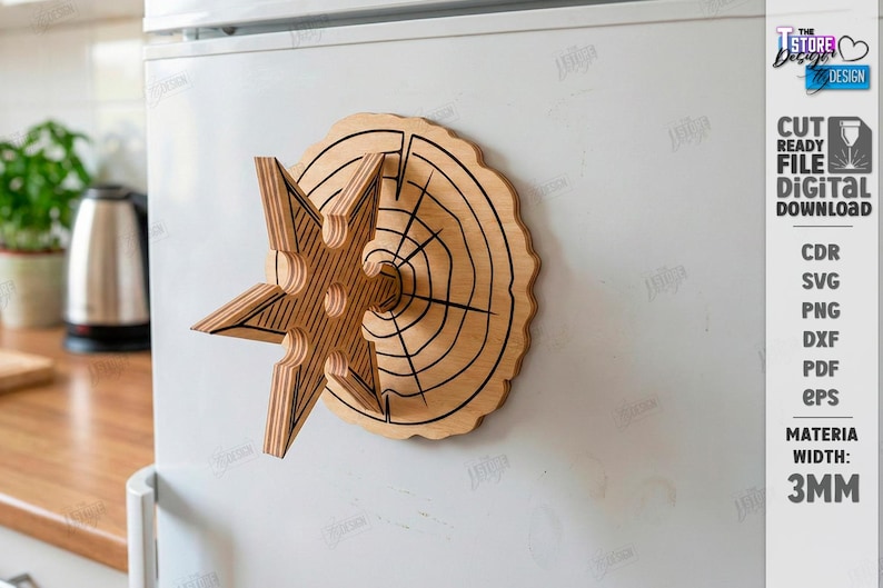 Puede incluir: Decoraci&oacute;n de pared de madera en forma de estrella con dise&ntilde;o de anillos de &aacute;rbol. La estrella est&aacute; hecha de madera en capas y tiene un acabado natural. La decoraci&oacute;n est&aacute; montada sobre una superficie blanca. El texto "CUT READY FILE DIGITAL DOWNLOAD" es visible.