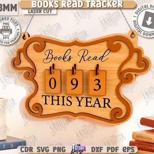 Puede incluir: Letrero de seguimiento de libros de madera con el texto "Books Read This Year" y el n&uacute;mero "093". El letrero est&aacute; cortado con l&aacute;ser e incluye una opci&oacute;n de descarga digital. El letrero est&aacute; colgado de una cadena.