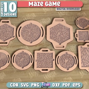 Può includere: Una collezione di dieci modelli di giochi di labirinto in legno tagliati al laser. Le forme includono cerchi, quadrati ed esagoni, ciascuno con un motivo labirintico unico. Il testo "Maze Game" e "Digital Download" sono visibili.
