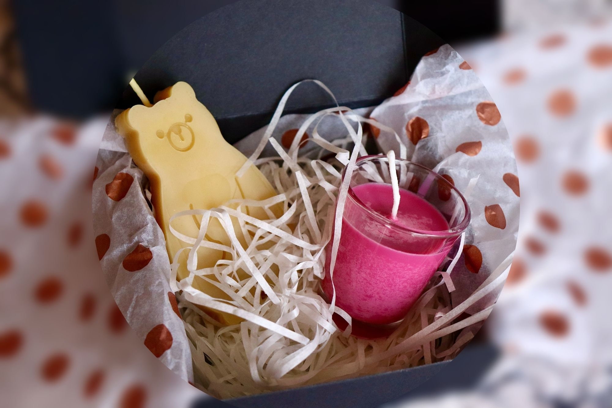 Bougies, Ours Au Miel et Pot Bois de Hô