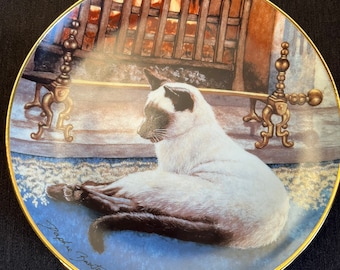 Decorative plate Siamese cat Daphné Baxter 1990 vintage 24 k gold border