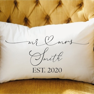 Mr And Mrs Pillow, Mr And Mrs Pillow Case, Wedding Gift, Engagement Gift, Anniversary Gift, Housewarming Gift, Personalize Pillow