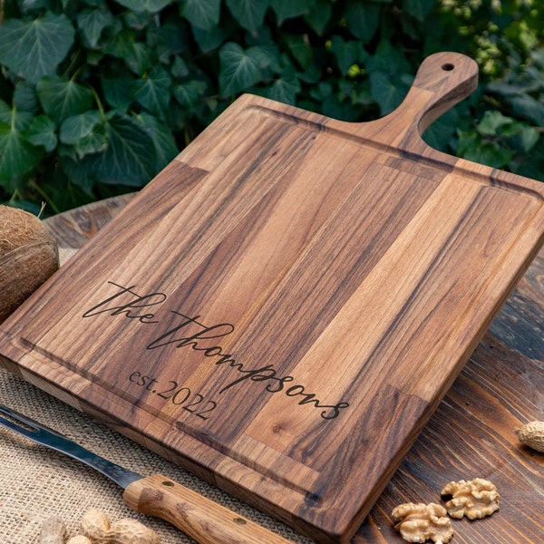 Charcuterie Board, Personalisiertes Servierbrett mit Griff, Monogrammiert, Personalisiertes Käsebrett, Verlobungsgeschenk, Brautpartygeschenk