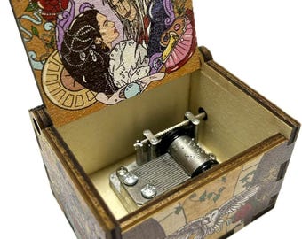 Labyrinth-Inspired Hand-Cranked Music Box – Enchanted Wooden Keepsake – Vintage Fantasy Treasure – Magical Gift for Fans & Collectors