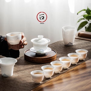 Gaiwan Gongfu set elegant handcrafted in porcelain and handmade with Japanese minimalist design