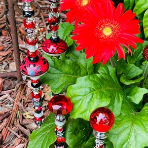 Ladybug garden decoration, ladybug plant stake/stick, ladybugs garden gift, suncatcher garden stake, fairy garden wand, beaded plant stick