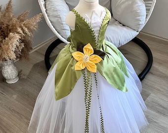 Tiana Inspired Dress, Tiana Halloween Costume, Princess and Frog Dress, Green Princess Dress, Tiana Birthday Party Dress, Girls Halloween - Etsy Tiana Inspired Dress, Tiana Halloween Costume, Princess and Frog Dress, Green Princess Dress, Tiana Birthday Party Dress, Girls Halloween - Etsy