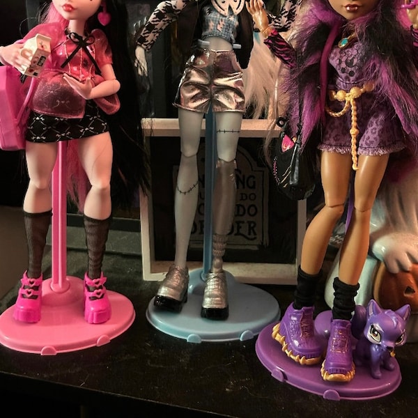 Doll Stands for Barbie Dolls/Rainbow High Dolls