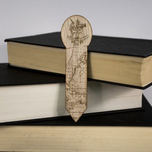 Marque-page carte ancienne en bois avec topper sextant