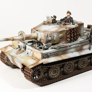PRE-ORDER: Panzerkwampwagen VI Tiger I (Sd.kfz.181) Ausfuhrunge E German ww2 military scale model.