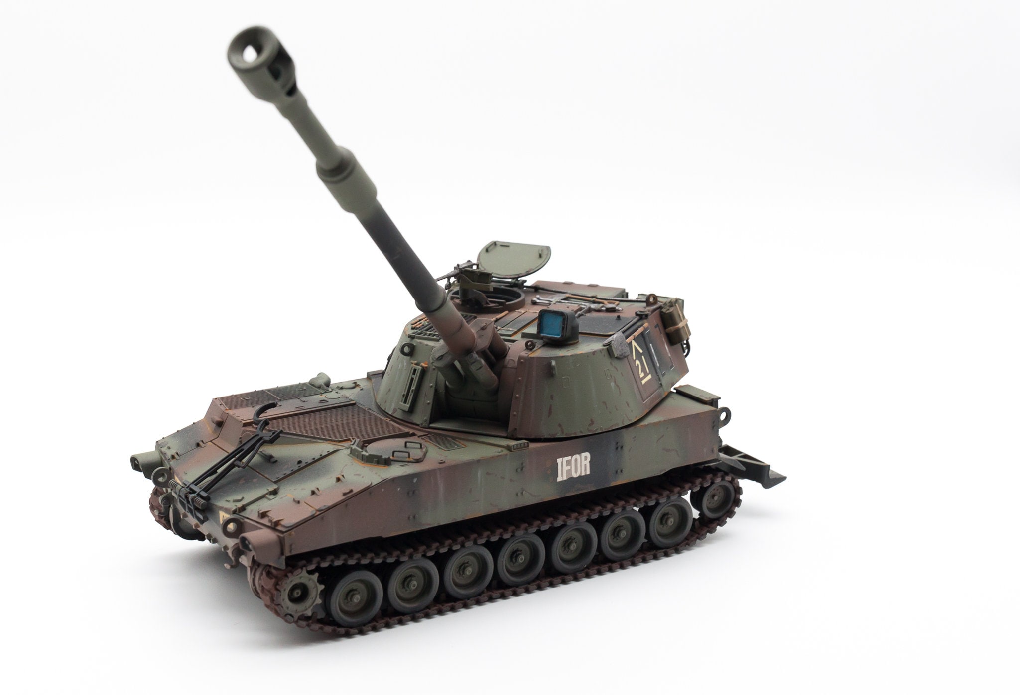 American M109 A2/A3/G self-propelled artillery, 1/35 Italeri Military Scale Model