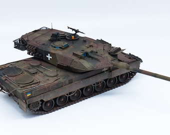 ドイツ軍 レオパルト2A6（ウクライナ仕様）主力戦車 1/35 タミヤ