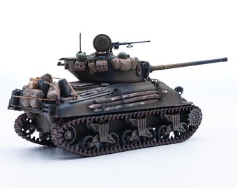 映画『フューリー』に登場するシャーマン戦車3両。M4A3E8(76