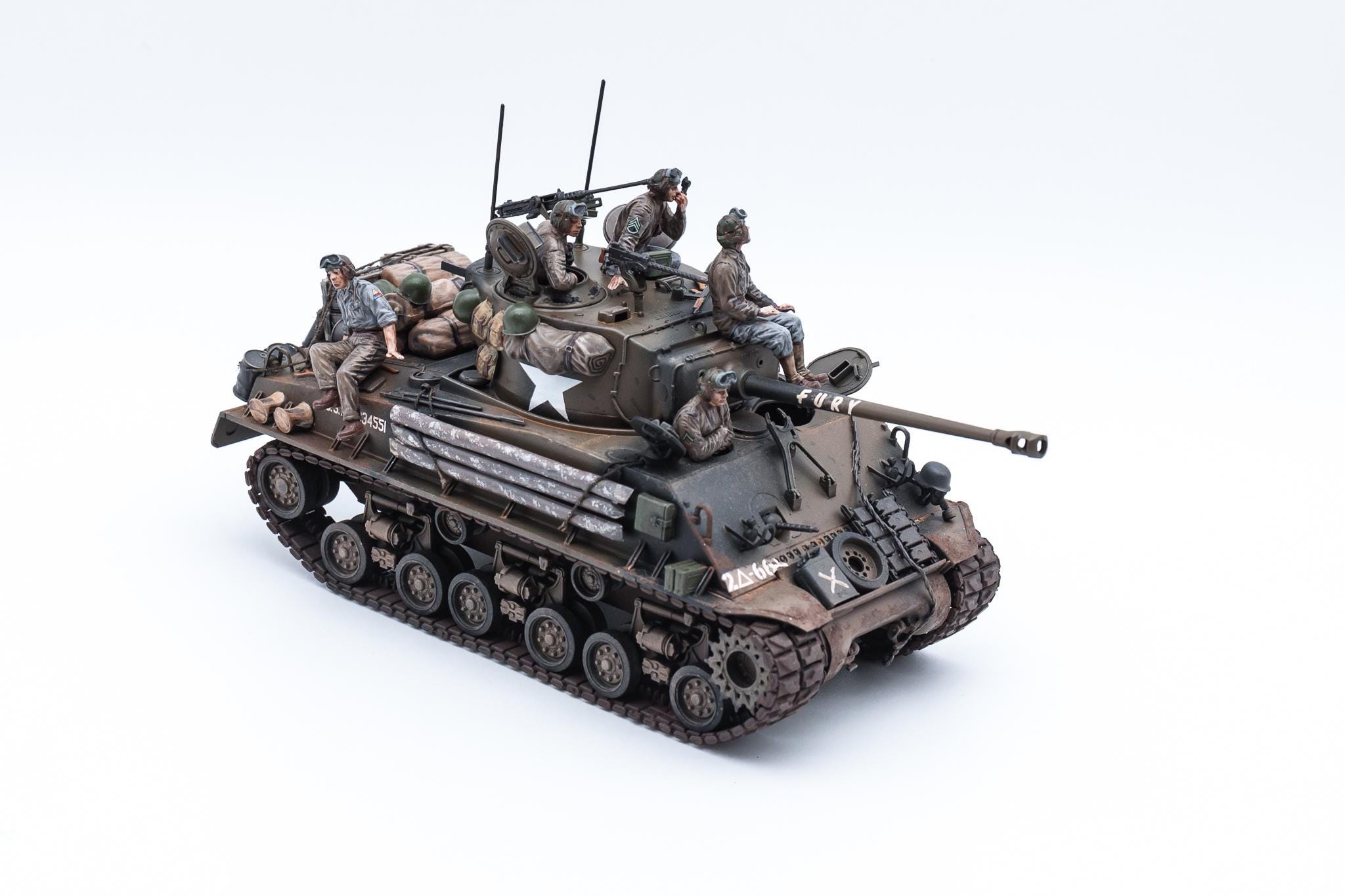 FURY タミヤ1/35 M4A3E8 シャーマン戦車(フューリ一仕様) 完成品 Amazon | カーソン 510006529 - 1: 35 m4 a3e8 シャーマン