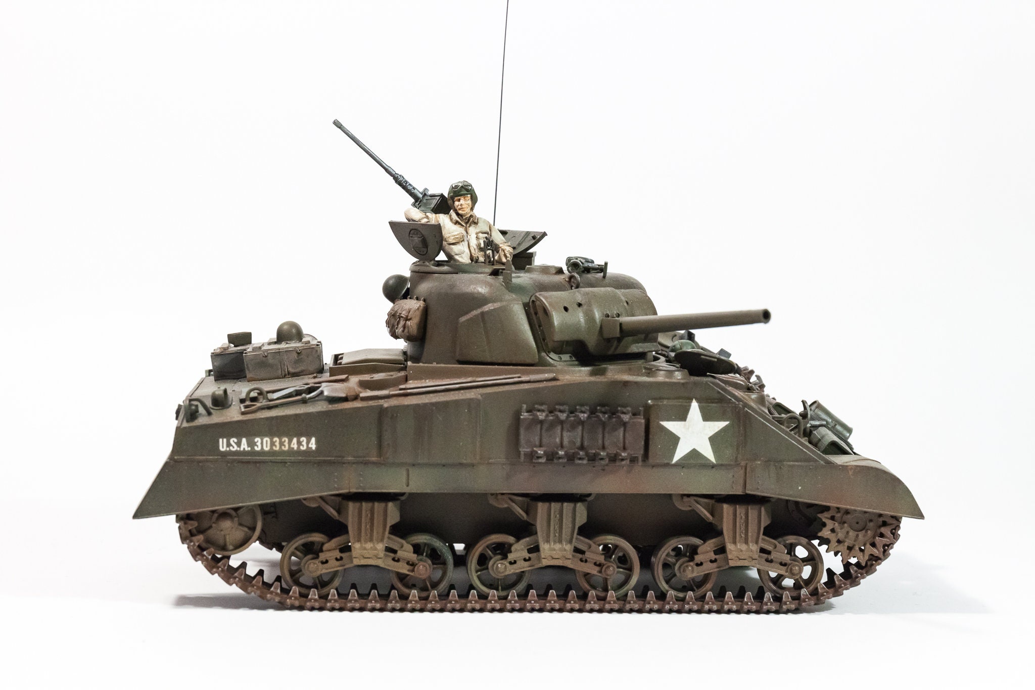 M4シャーマン戦車(初期生産型)タミヤ1/35スケールモデル M4シャーマン戦車(初期生産型)タミヤ1/35スケールモデル