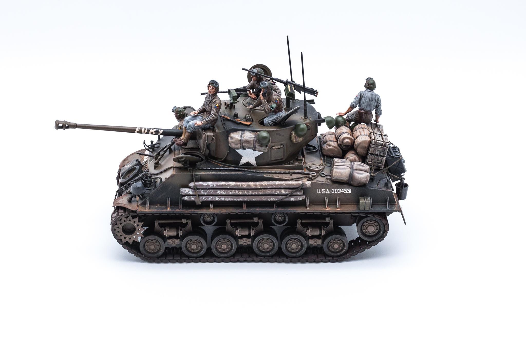 ヘンリー：M4A3E8（イージーエイト）シャーマン戦車、フューリー戦車