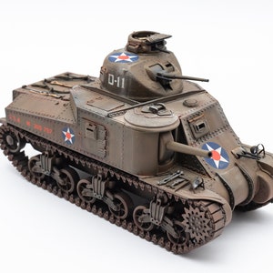 Tanque M3 Lee, tanque americano da Segunda Guerra Mundial, modelo em escala Miniart pintado profissionalmente 1/35.