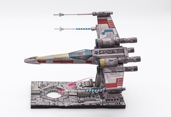 映画の1シーンをリアルに再現！X-Wing Fighter 1/72 LED付き Amazon.com: Bandai X-Wing Starfighter Star Wars BAN2378837