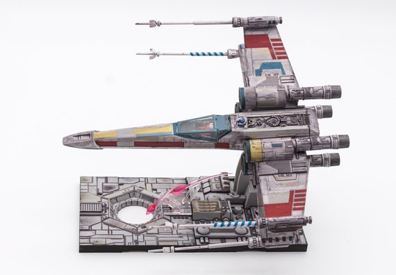 PRE-ORDER: Star Wars X-wing Starfighter 1/72 Painted Scale Model