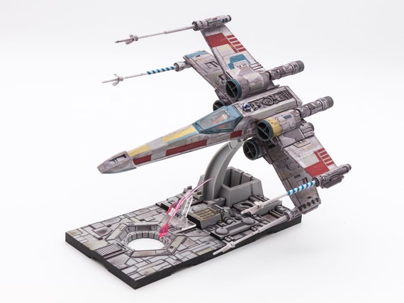 PRE-ORDER: Star Wars X-wing Starfighter 1/72 Painted Scale