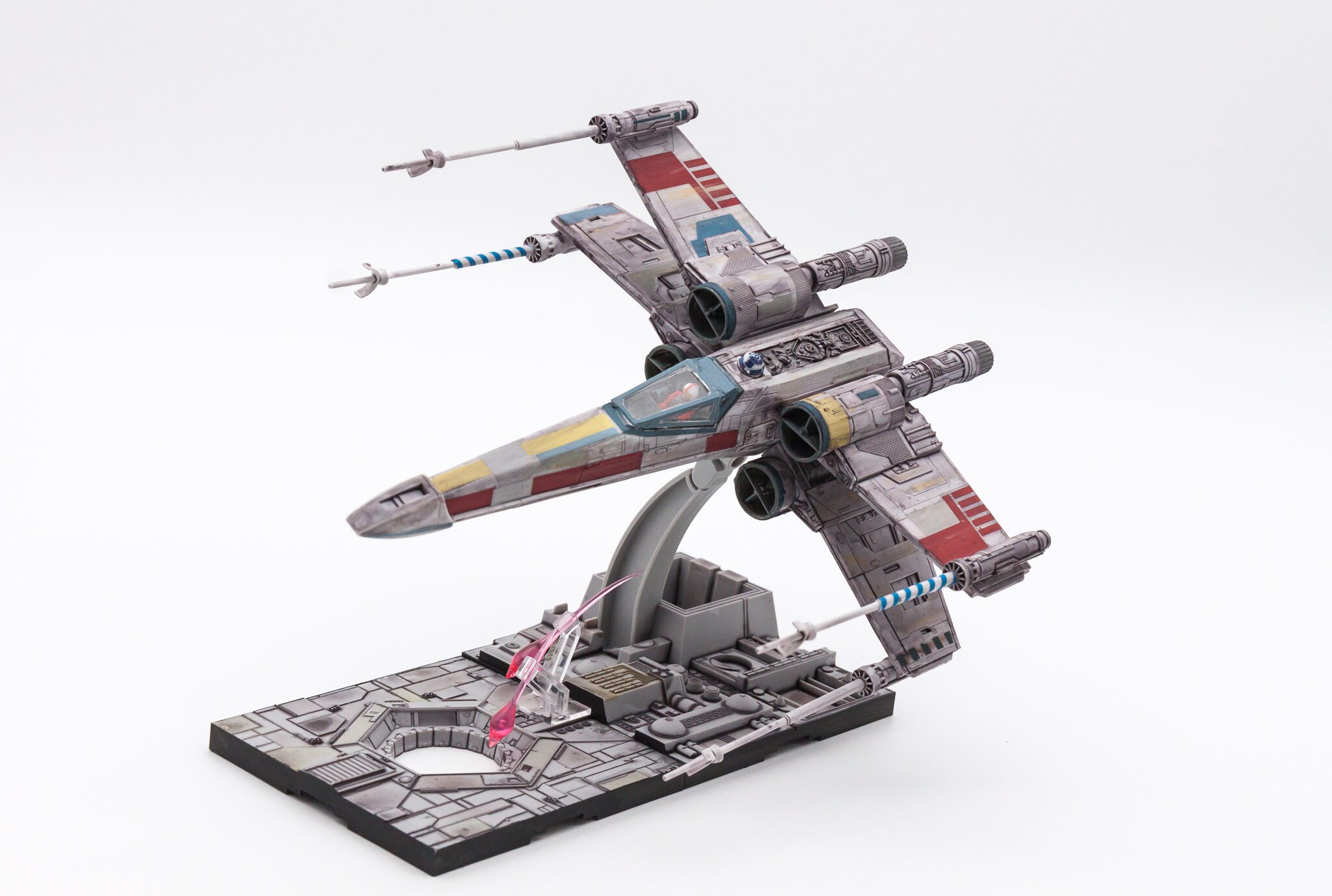 PRE-ORDER: Star Wars X-wing Starfighter 1/72 Painted Scale