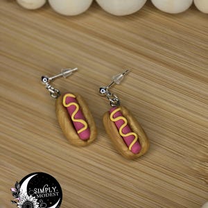 Hot dog Clay Earrings, Funny Earrings, Food Inspired Earring, Hot dog Earrings, Humorous Gift, Custom Earrings, Polymer Clay Earrings, Funny