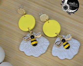 Bee Clay Earrings, Floral Dangle Earrings, Spring Earrings, Summer Earrings, Bee Dangle Earrings, Sunflower Earrings, Custom Earrings, Gift