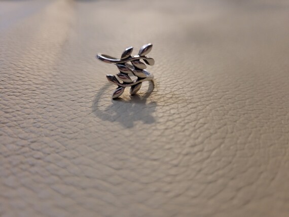 Leaf branch ring - image 1