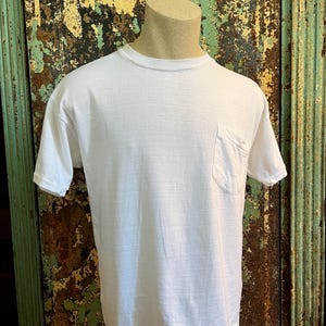 Vintage 1960s Cropped Fit Plain White T Shirt Medium