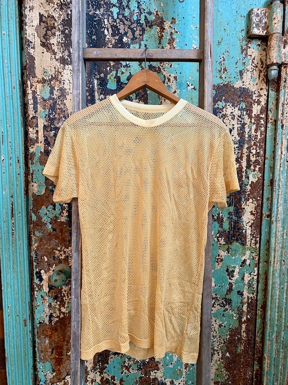Vintage 1960s Yellow Nylon Pacer T Shirt Small