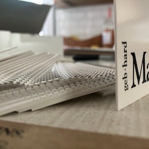 Biglietti da visita premium ultra spessi — Design personalizzato gratuito e spedizione gratuita / Finitura lucida da 32 pt