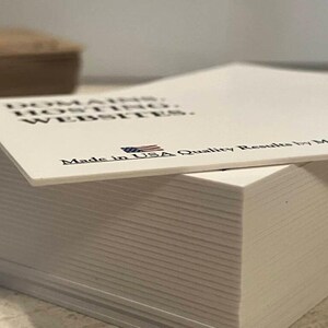 Ultratjocka premiumvisitkort — Gratis specialdesign och fri frakt | 32pt glansig finish bild 2