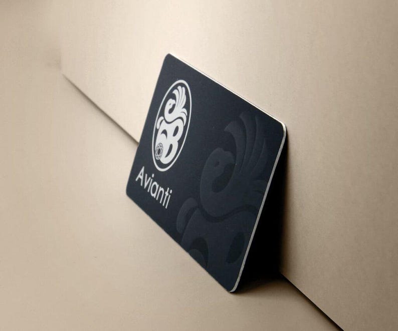 Ultratjocka premiumvisitkort — Gratis specialdesign och fri frakt | 32pt glansig finish bild 3