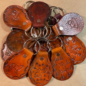 American wildlife keychain. 14 different animals.