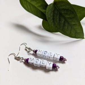 Pendientes de cuentas con letras de Holy Moly, pendientes de señora mayor, pendientes con refranes
