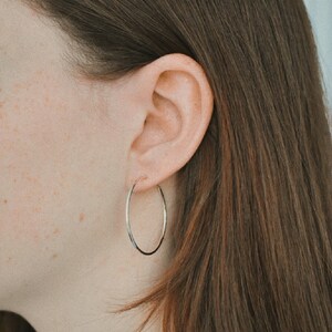 The Nubia Hoops Slim Endless Hoops image 8