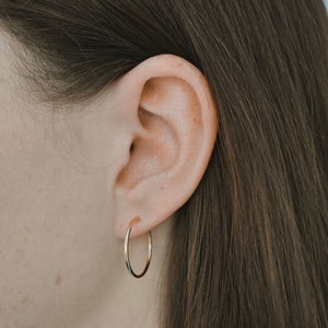 The Nubia Hoops Slim Endless Hoops image 5