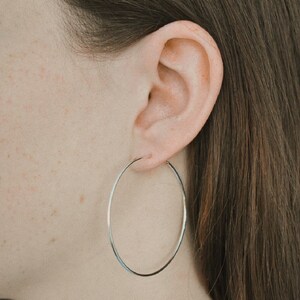 The Nubia Hoops Slim Endless Hoops image 10