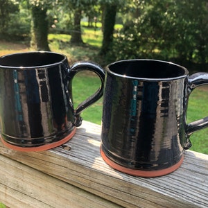 Mug Redware noir émaillé