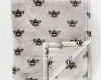 Cozy Plush for Indoor and Outdoor Use Mustard Charcoal Grey Abstract Design Drawings of Honeycomb Hexagons Bees and Flowers Spring Print 60 x 80 Lunarable Bee Soft Flannel Fleece Throw Blanket Cozy Plush for Indoor and Outdoor Use Mustard Charcoal Grey Abstract Design Drawings of Honeycomb Hexagons Bees and Flowers Spring Print 60 x 80 Lunarable Bee Soft Flannel Fleece Throw Blanket