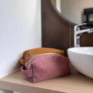Trousse de toilette en velours côtelé à personnaliser fait en France - tissu intérieur upcyclé -